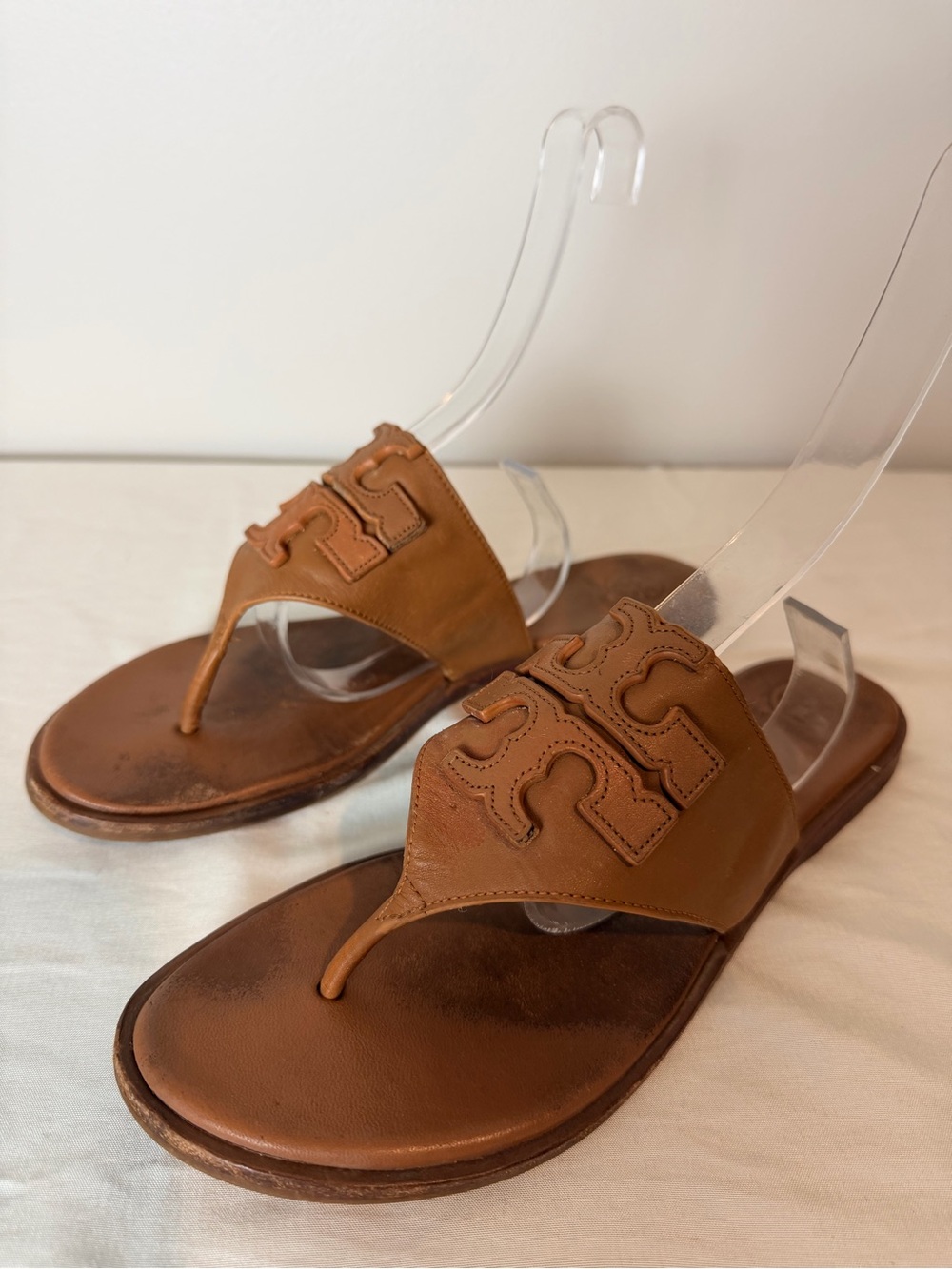 Tory Burch Women’s Cognac Leather Thong Sandals - Picture 3 of 11